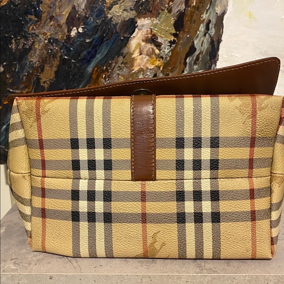 Authentic Burberry Vintage Crossbody - Picture 7 of 13